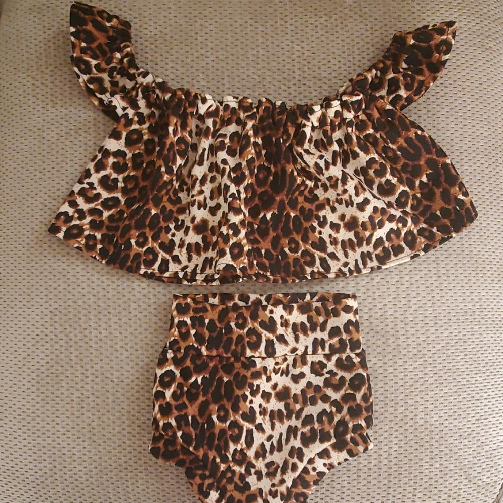 Leopard Bummies & Off Shoulder Top